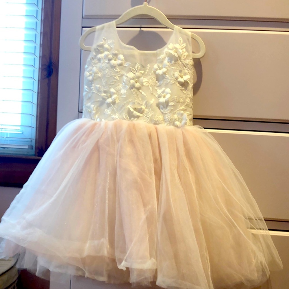 Flower girl dress in great condition